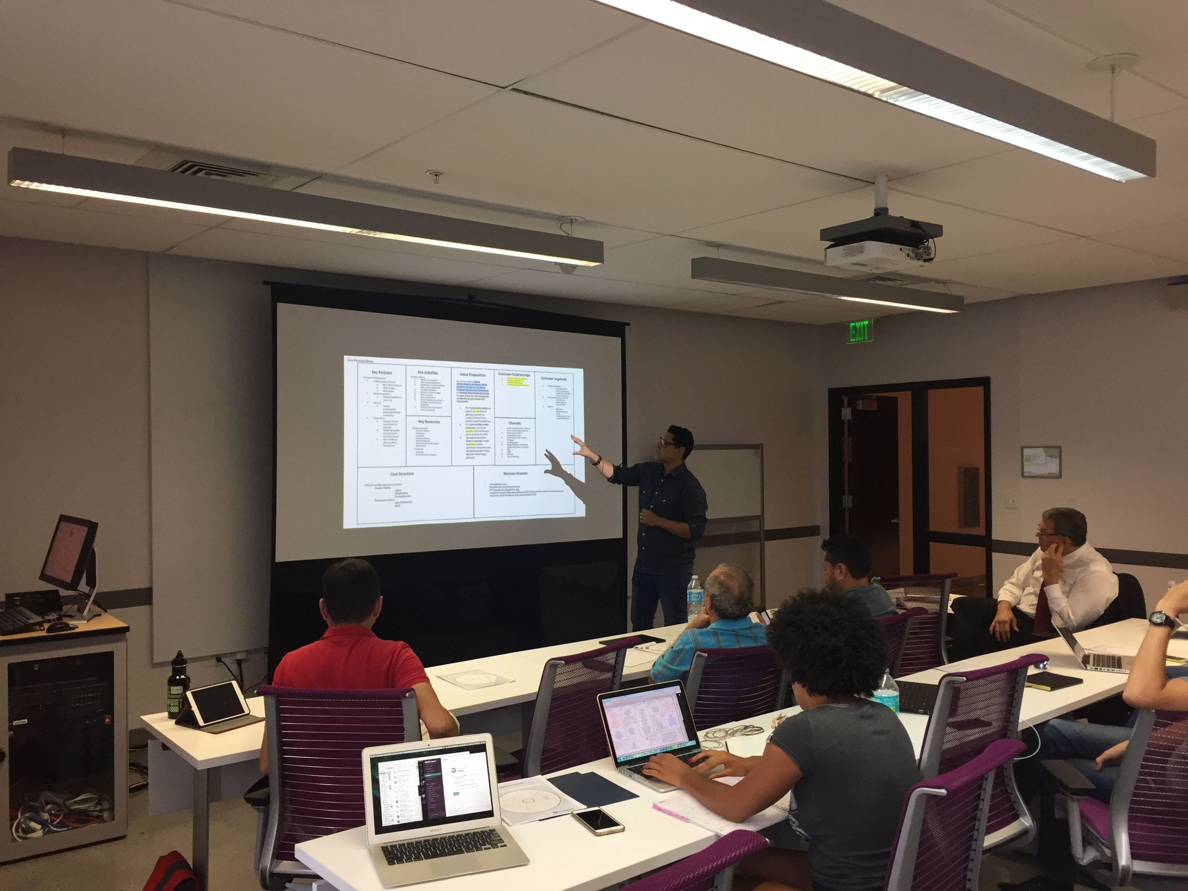 Jonalex Herrera presenting to the CREATE cohort