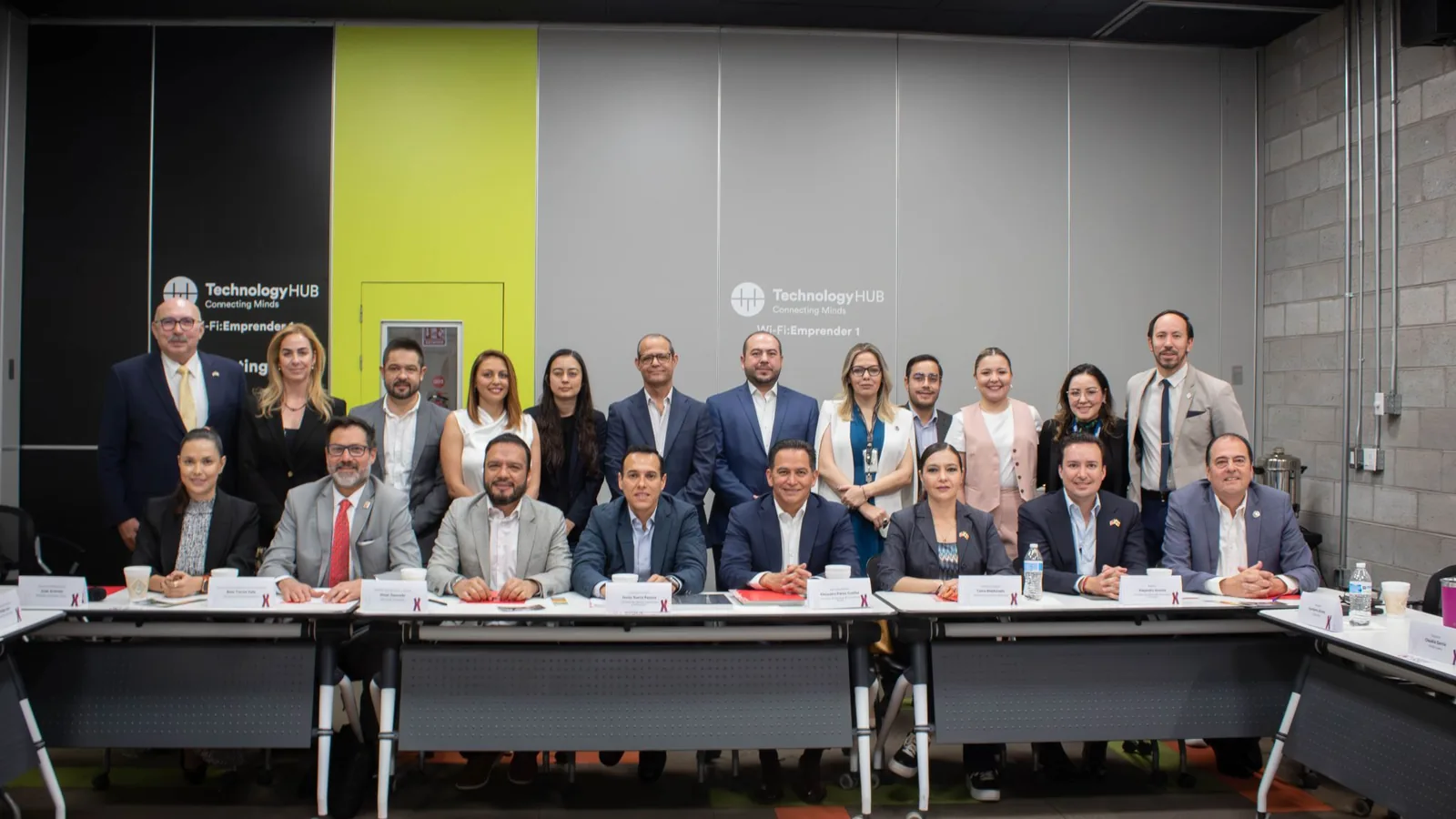 La mesa completa del foro de la Smart Tech Alliance, en Technology HUB